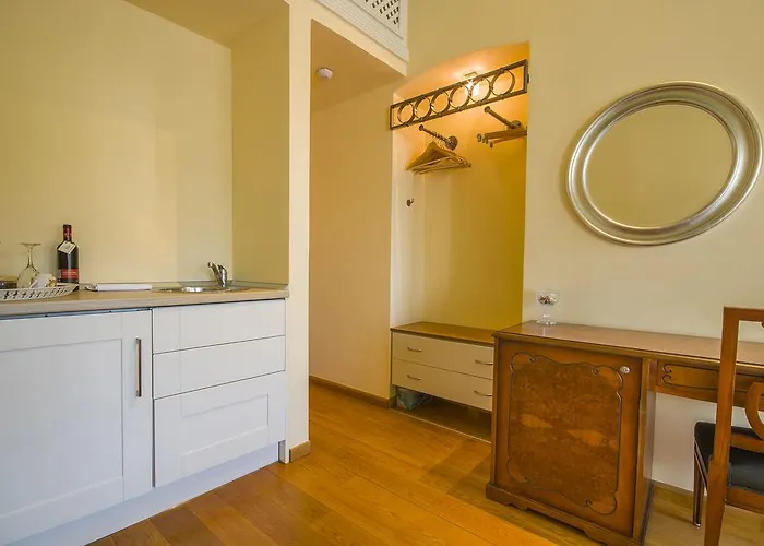 Aparthotel Thea Symi